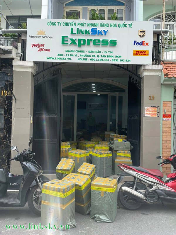 Địa chỉ văn phòng và tổng đài hotline UPS tại Việt Nam